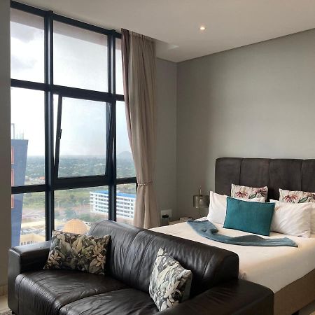 Urban Awe Apartment- Itowers 18Th Floor Gaborone Dış mekan fotoğraf