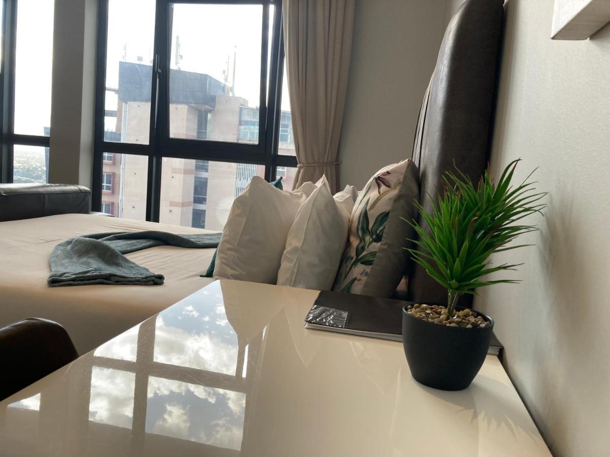 Urban Awe Apartment- Itowers 18Th Floor Gaborone Dış mekan fotoğraf